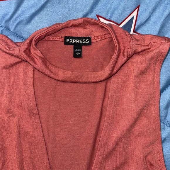 Express Top - Picture 2 of 3